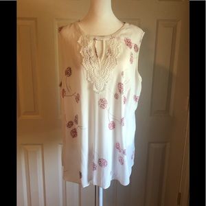 Women’s sleeveless top